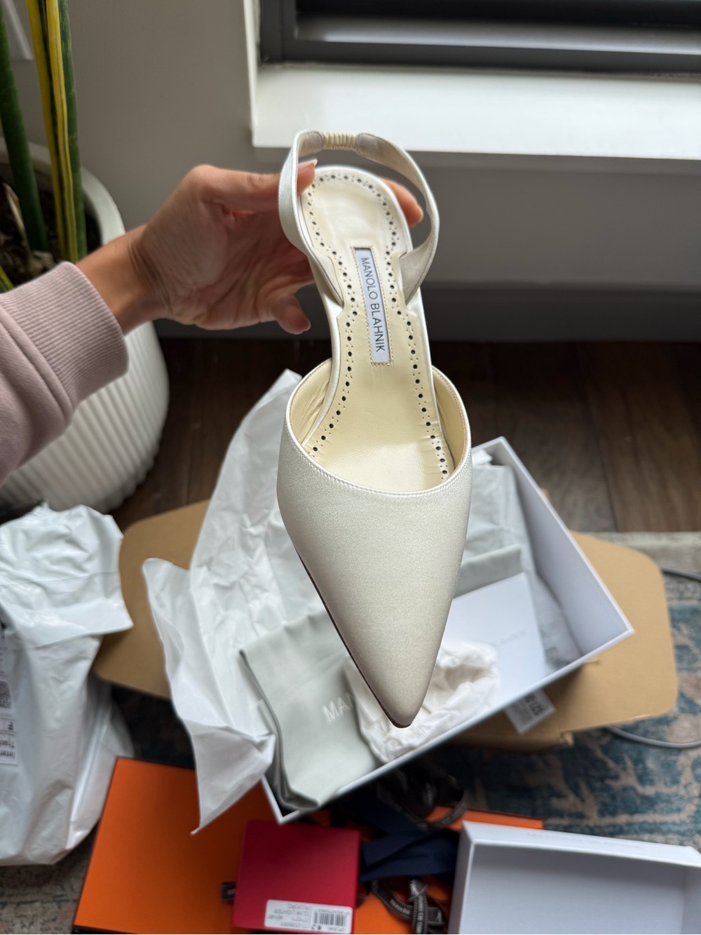 Manolo Blahnik Ivory Pointed-Toe Slingback Pump - Picture 2 of 2